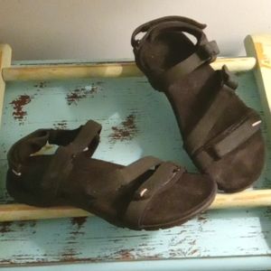 New Balance sandals